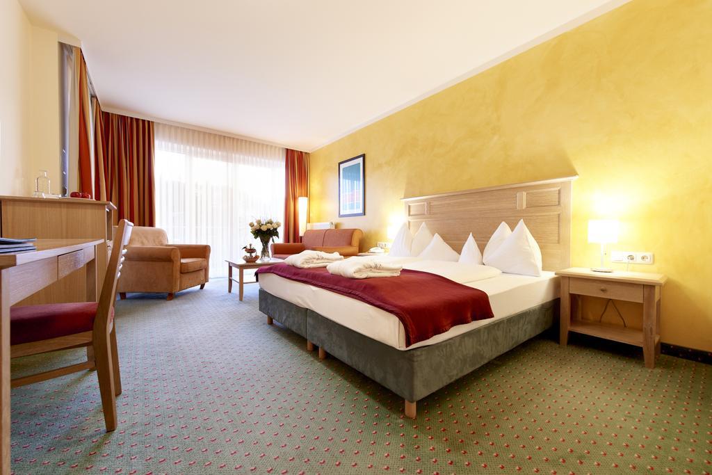 Das Hotel Eden - Das Aktiv- & Wohlfuehlhotel In Tirol Auf 1200M Hoehe Зеефелд в Тирол Екстериор снимка