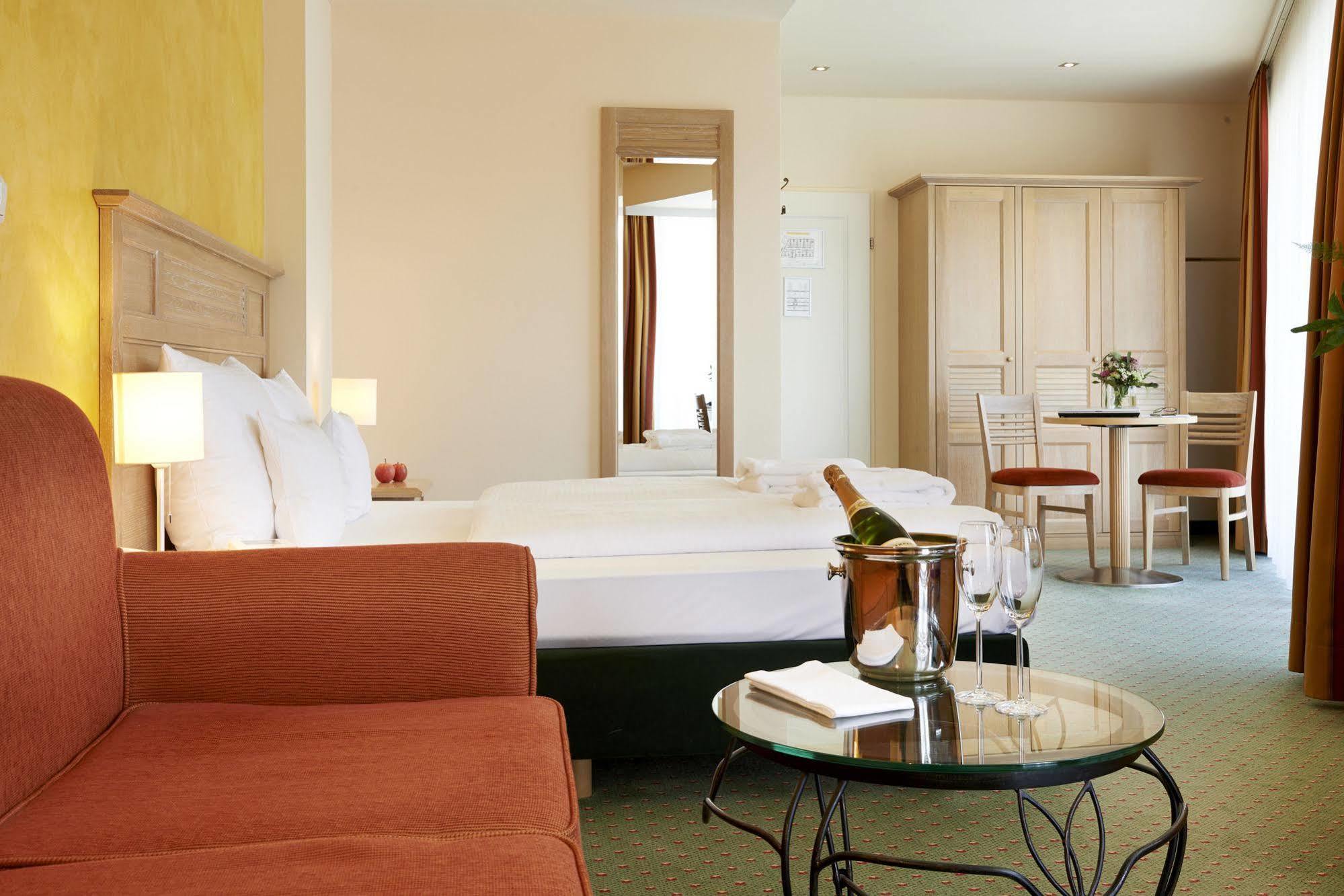 Das Hotel Eden - Das Aktiv- & Wohlfuehlhotel In Tirol Auf 1200M Hoehe Зеефелд в Тирол Екстериор снимка